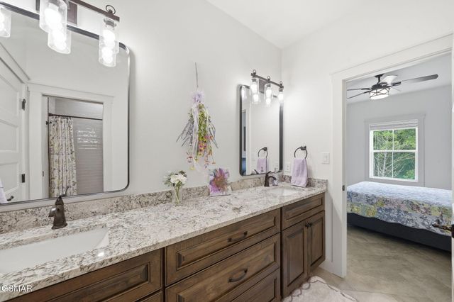 2069 Cody View Way, Sevierville, TN 37876