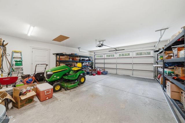 2069 Cody View Way, Sevierville, TN 37876