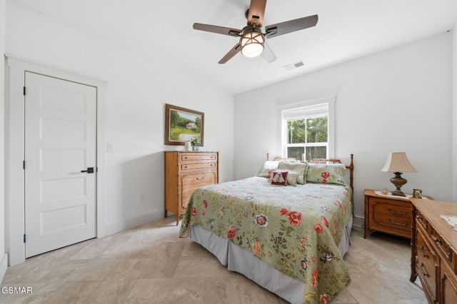 2069 Cody View Way, Sevierville, TN 37876