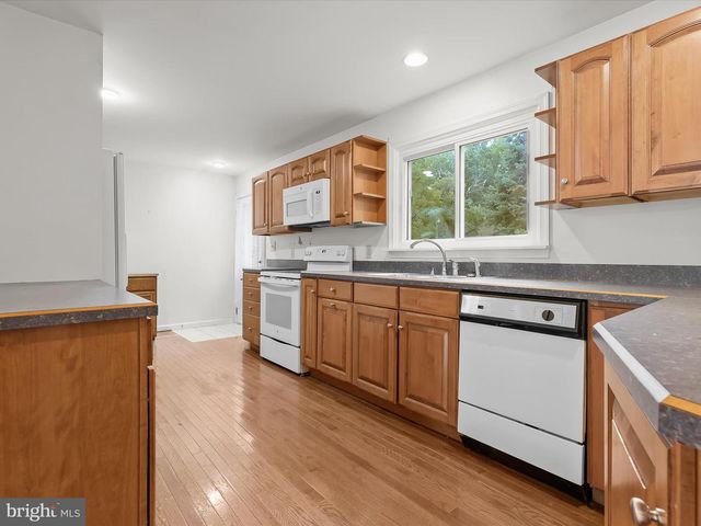2400 HOLLY NECK RD, Essex, MD 21221