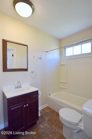 8110 Cooper Chapel Rd, Louisville, KY 40229