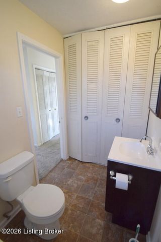 8110 Cooper Chapel Rd, Louisville, KY 40229