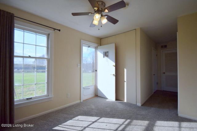 8110 Cooper Chapel Rd, Louisville, KY 40229