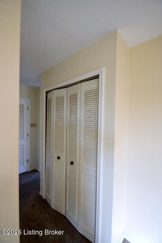 8110 Cooper Chapel Rd, Louisville, KY 40229