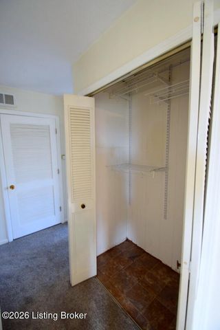 8110 Cooper Chapel Rd, Louisville, KY 40229