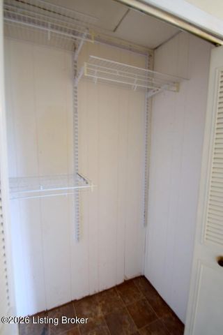 8110 Cooper Chapel Rd, Louisville, KY 40229