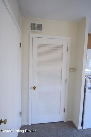 8110 Cooper Chapel Rd, Louisville, KY 40229