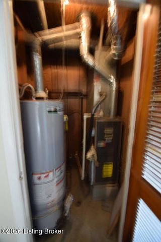 8110 Cooper Chapel Rd, Louisville, KY 40229