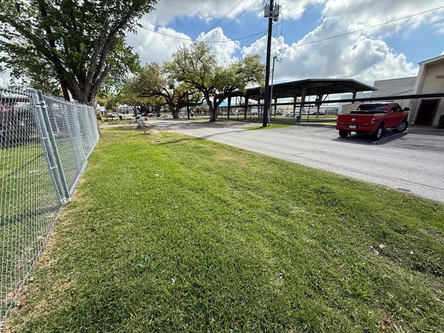 629 Georgia, South Houston, TX 77587