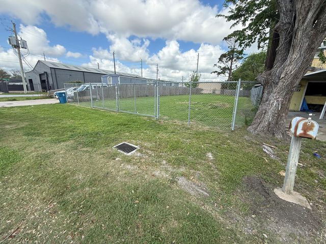 629 Georgia, South Houston, TX 77587