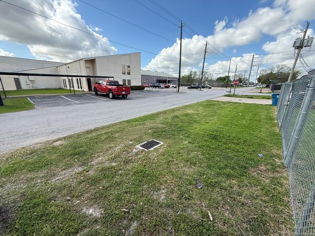 629 Georgia, South Houston, TX 77587