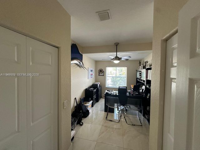 1063 Sunflower Cir, Weston, FL 33327