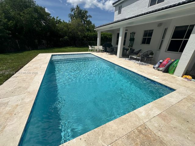 1063 Sunflower Cir, Weston, FL 33327