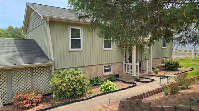4001 Marie Drive, Winston-salem, NC 27127