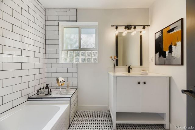 10 Allison Street, Lakewood, CO 80226