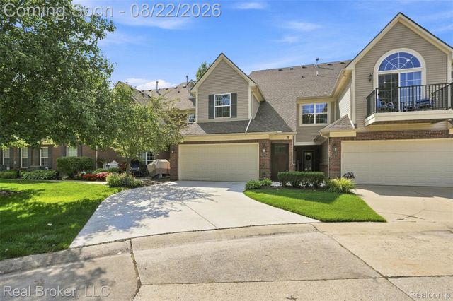 55407 Ambassador Court, Shelby Charter Township, MI 48316