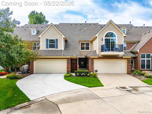 55407 Ambassador Court, Shelby Charter Township, MI 48316