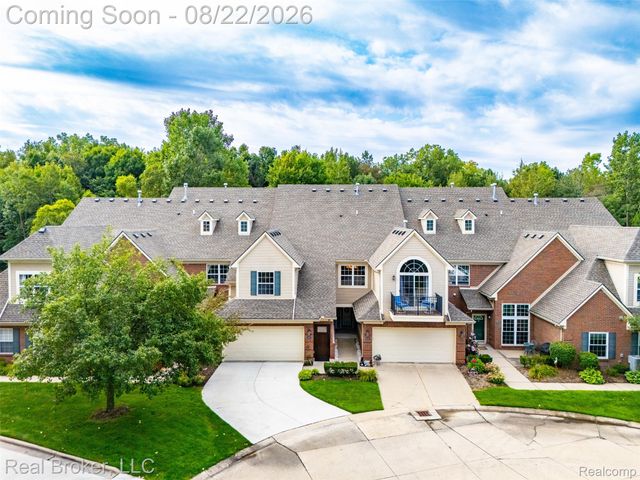 55407 Ambassador Court, Shelby Charter Township, MI 48316