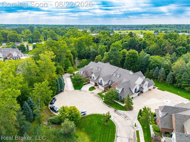 55407 Ambassador Court, Shelby Charter Township, MI 48316