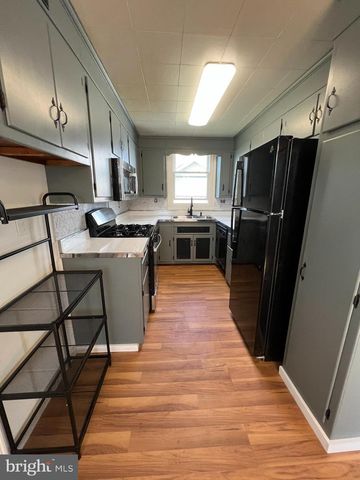 35 ELIZABETH AVENUE, Halethorpe, MD 21227