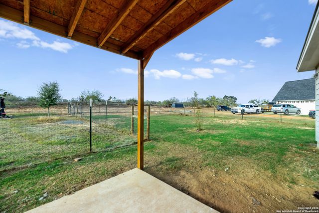 105 Hidden Haven, Floresville, TX 78114