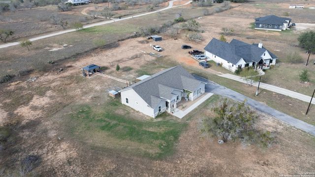 105 Hidden Haven, Floresville, TX 78114