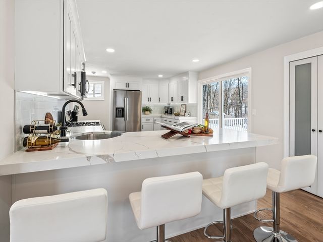 122 Copperfield Rd, Worcester, MA 01602