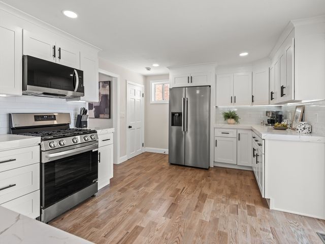 122 Copperfield Rd, Worcester, MA 01602