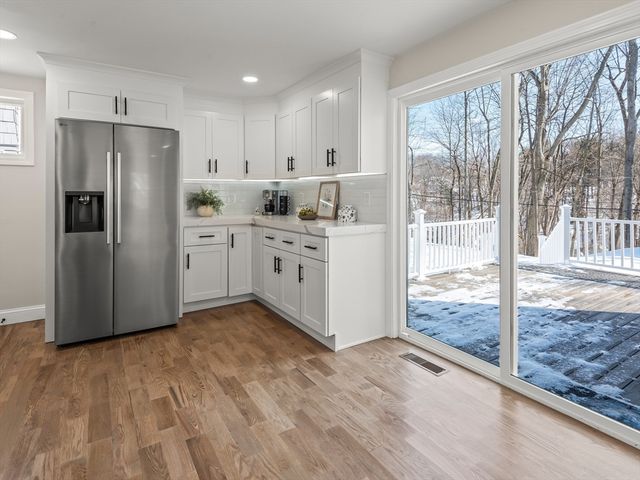 122 Copperfield Rd, Worcester, MA 01602