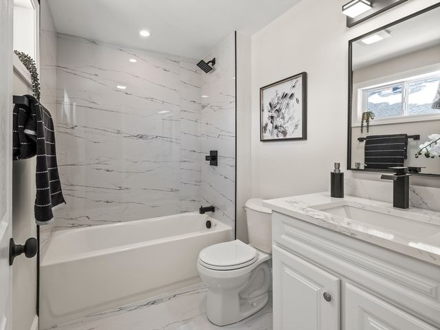 122 Copperfield Rd, Worcester, MA 01602