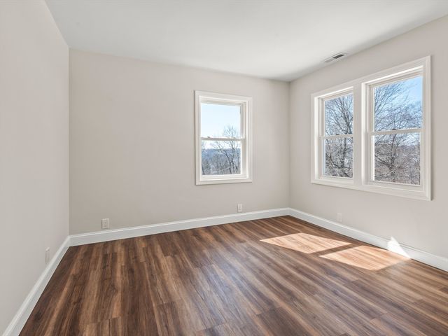 122 Copperfield Rd, Worcester, MA 01602