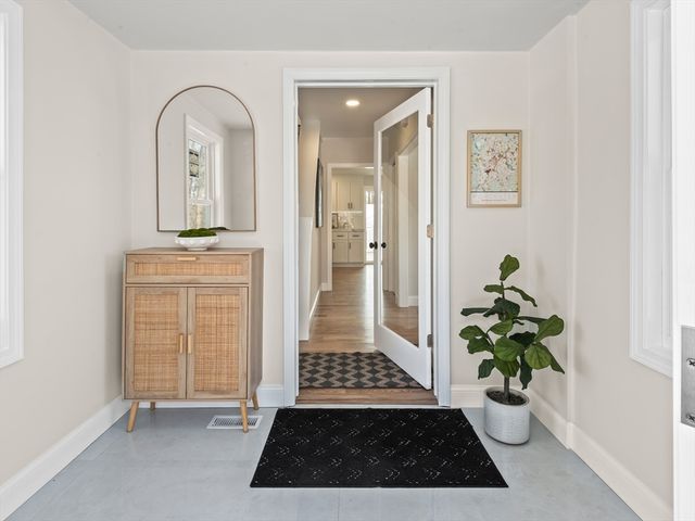 122 Copperfield Rd, Worcester, MA 01602