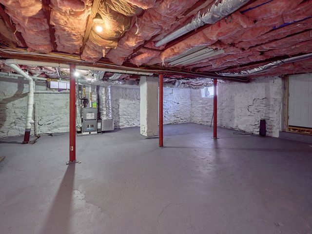 122 Copperfield Rd, Worcester, MA 01602