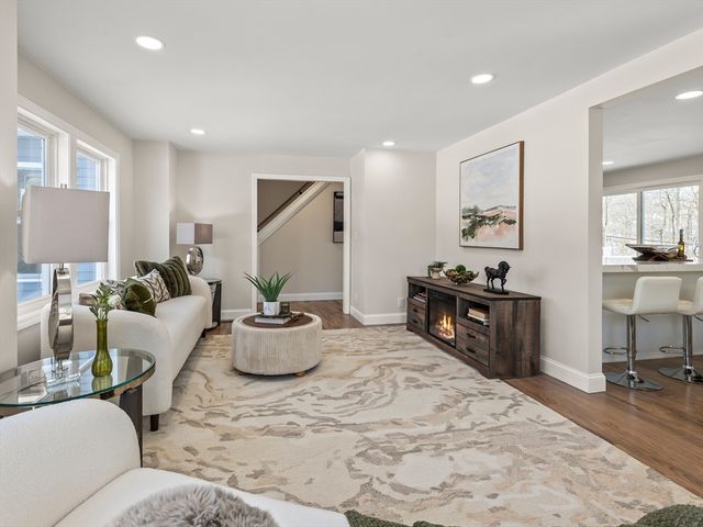 122 Copperfield Rd, Worcester, MA 01602