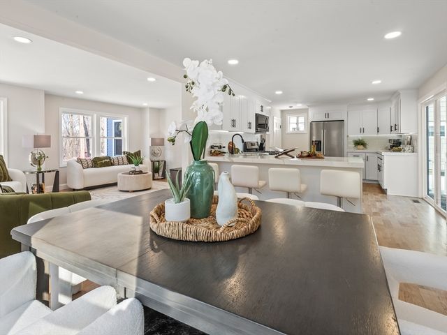 122 Copperfield Rd, Worcester, MA 01602