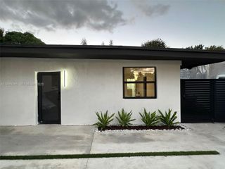 15411 NE 10th Ave, North Miami Beach, FL 33162