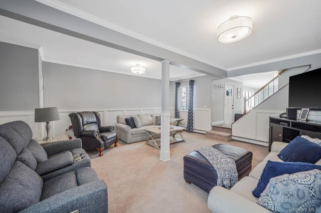 49 Gainsborough Road, Holbrook, NY 11741