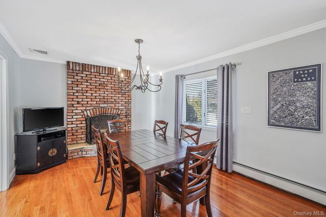 49 Gainsborough Road, Holbrook, NY 11741