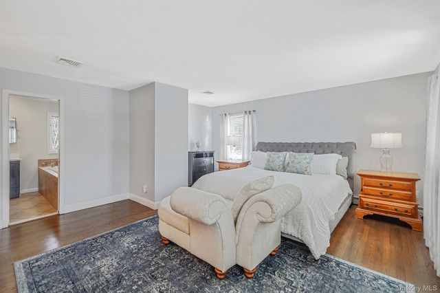 49 Gainsborough Road, Holbrook, NY 11741