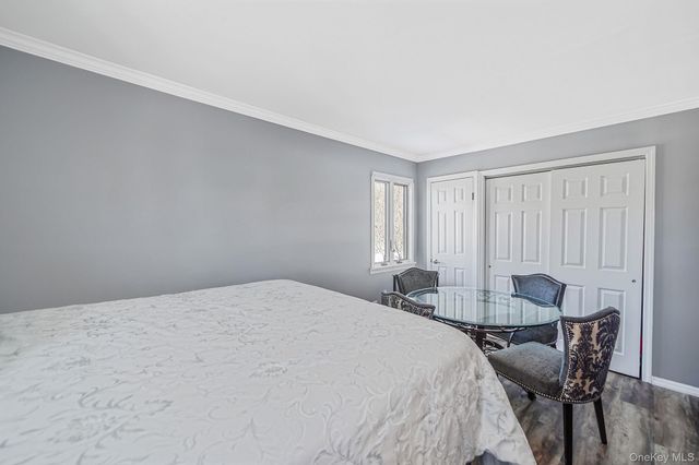 49 Gainsborough Road, Holbrook, NY 11741