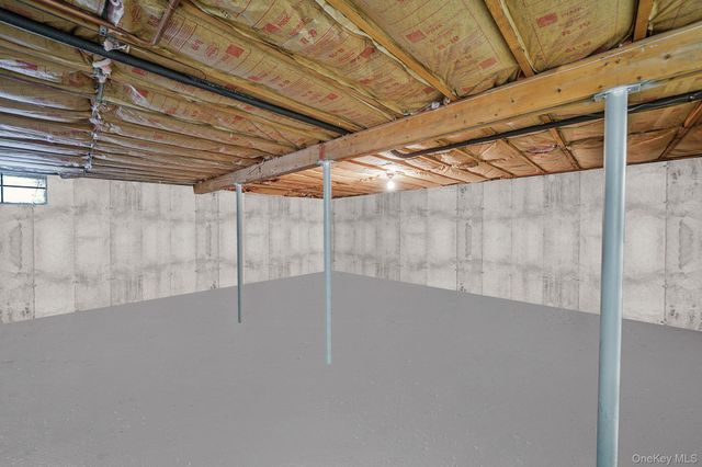 49 Gainsborough Road, Holbrook, NY 11741