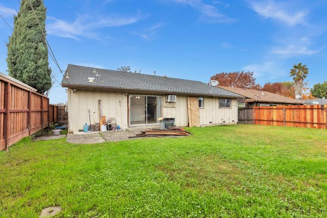 7323 Springman St, Sacramento, CA 95822
