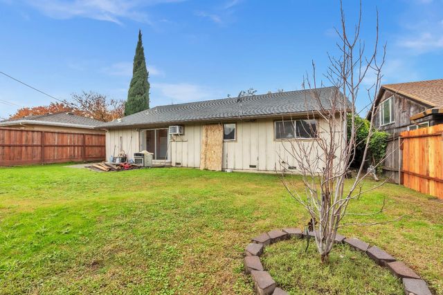 7323 Springman St, Sacramento, CA 95822