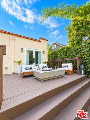 1636 Courtney Avenue, Los Angeles, CA 90046