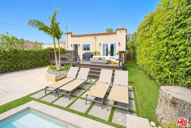 1636 Courtney Avenue, Los Angeles, CA 90046