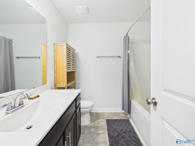 208 Green Garden Drive, Harvest, AL 35749
