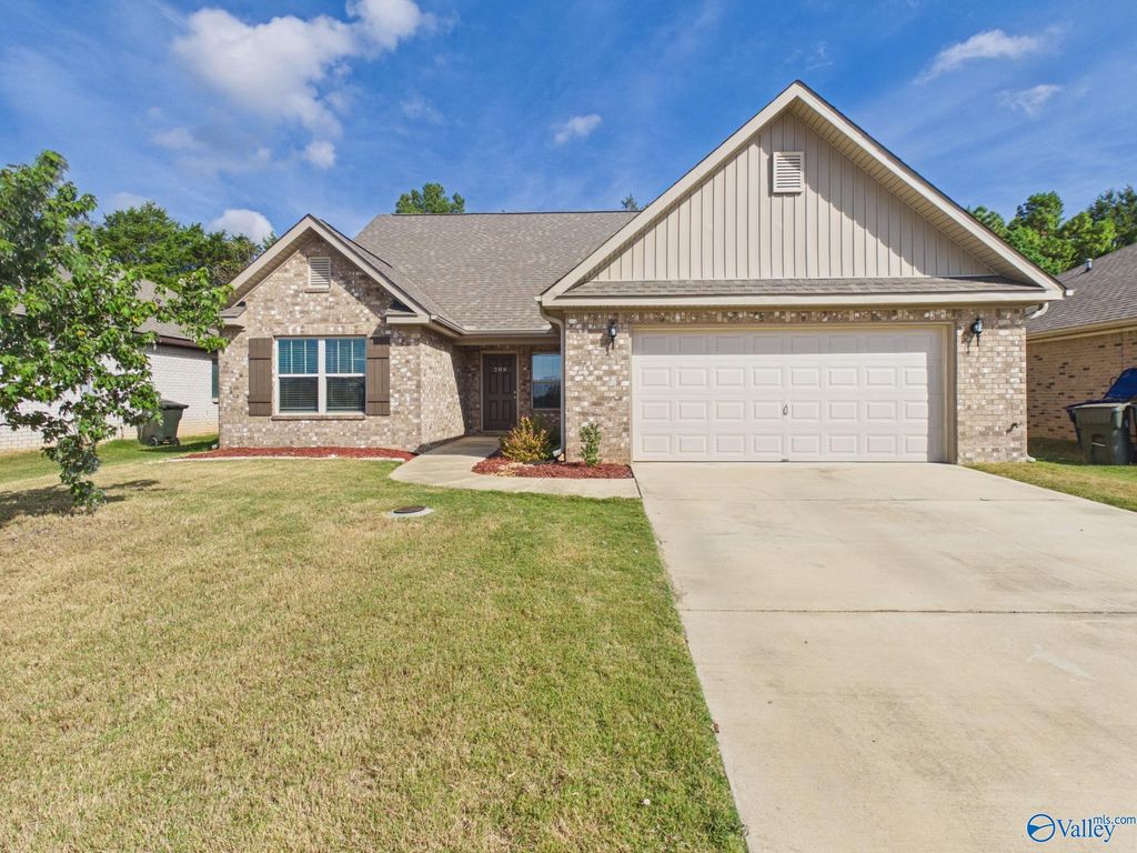 208 Green Garden Drive, Harvest, AL 35749