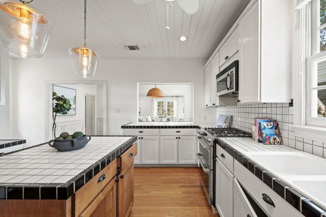 1016 E 43rd ST, Austin, TX 78751