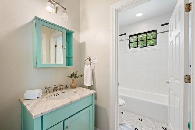 1016 E 43rd ST, Austin, TX 78751