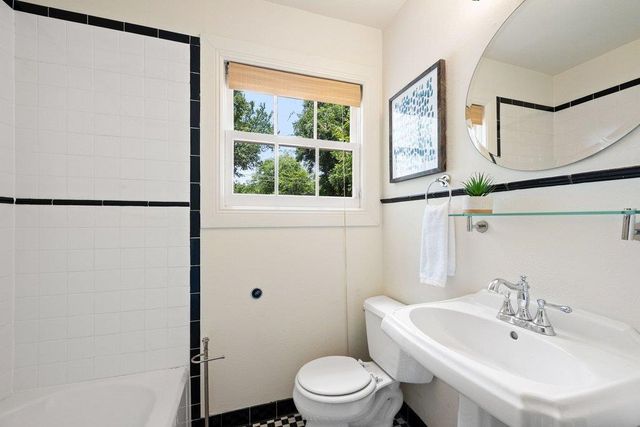 1016 E 43rd ST, Austin, TX 78751